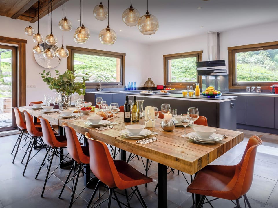 Dining/kitchen