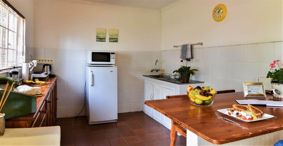 House, 1 Bedroom, Terrace, Garden View | Private kitchen