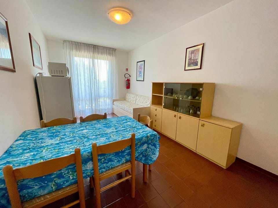 Apartment, 2 Bedrooms, Balcony | Dining room