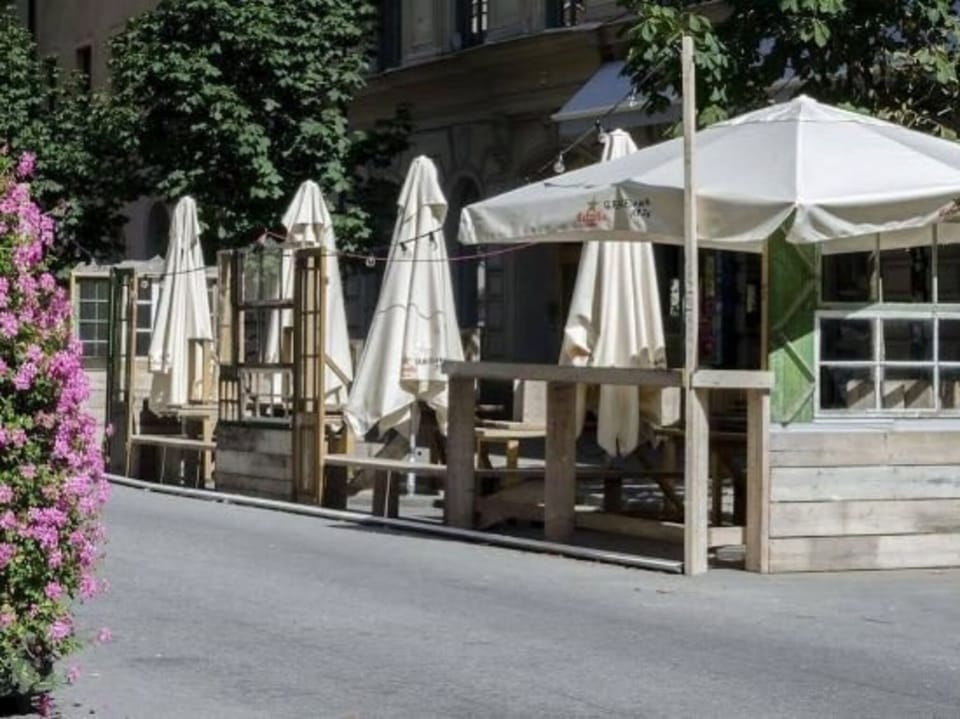 Apartment, 1 Bedroom, Garden View | Outdoor dining