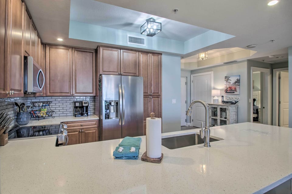 Kitchen | Keurig w/ Drip Coffee Maker
