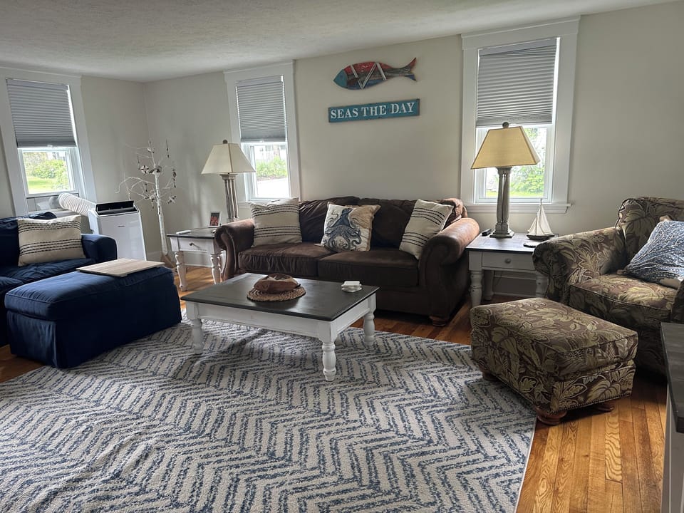 Comfy living room with lots of seating!