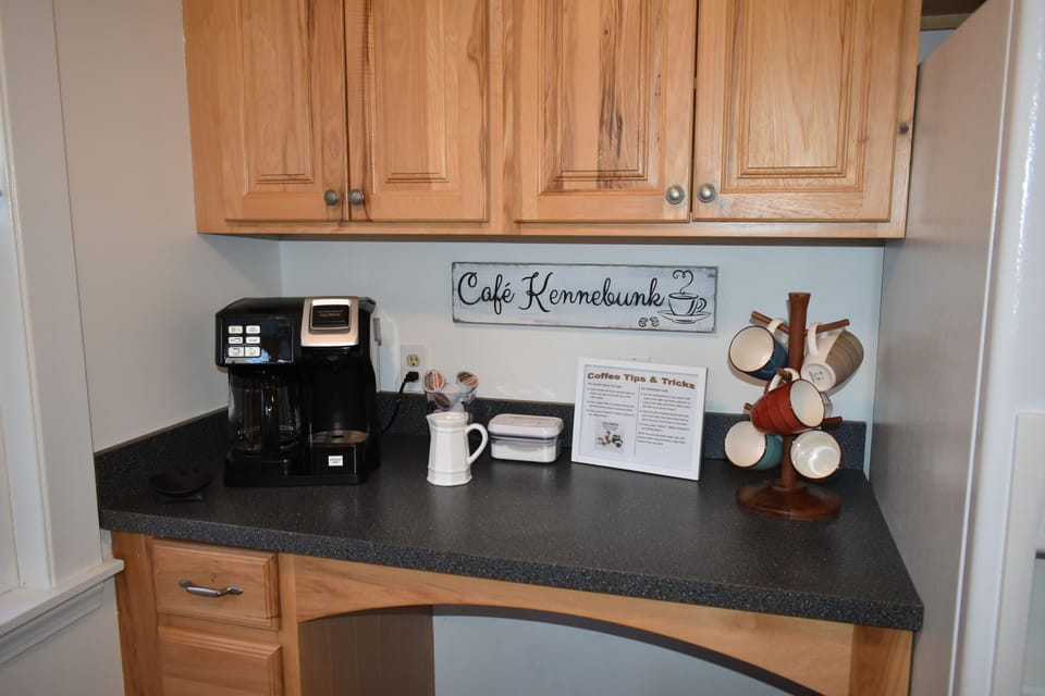 Your coffee bar awaits! Single serve, or 12 cup.