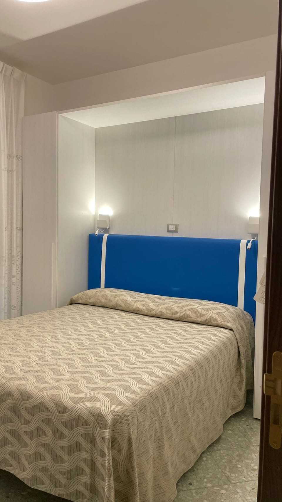 Basic Double or Twin Room | Minibar, desk, free WiFi, bed sheets