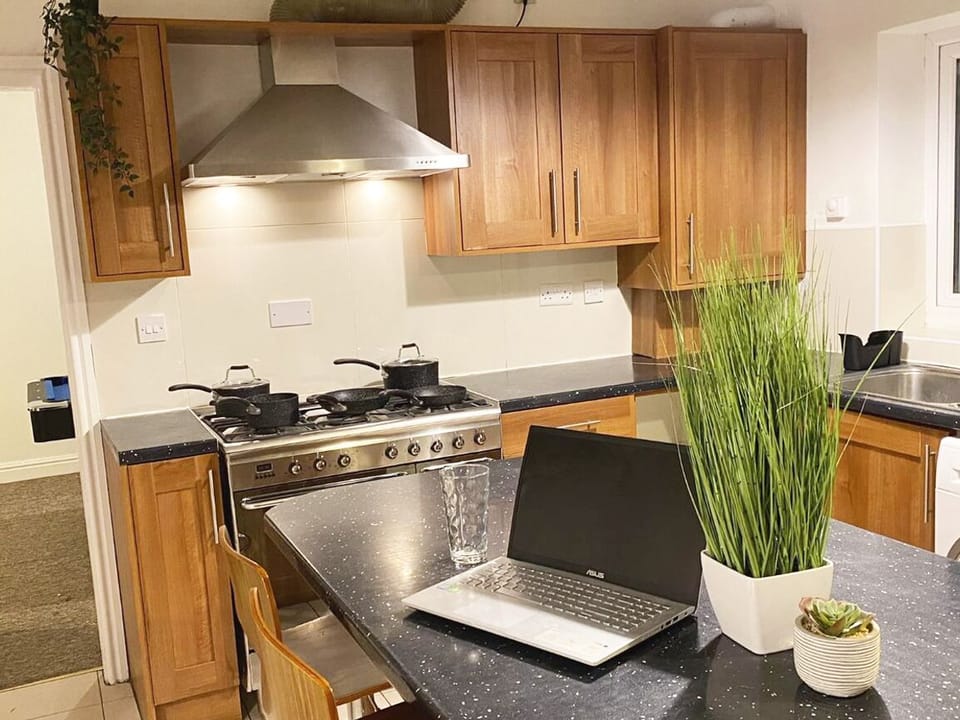 Fully equipped, spacious kitchen diner with seating for up to 8.