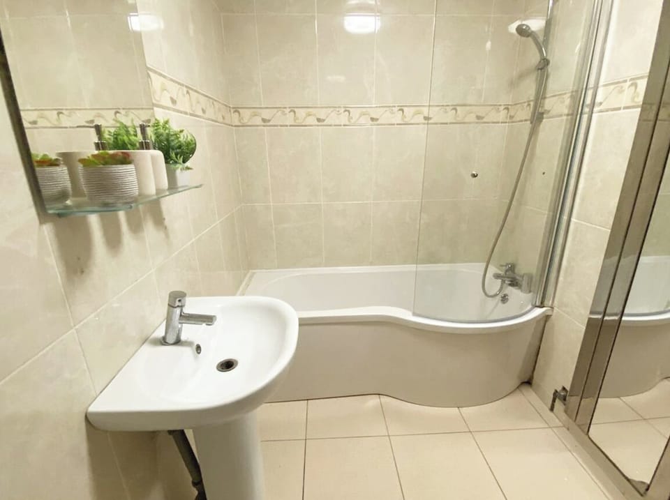 2 Bathrooms
