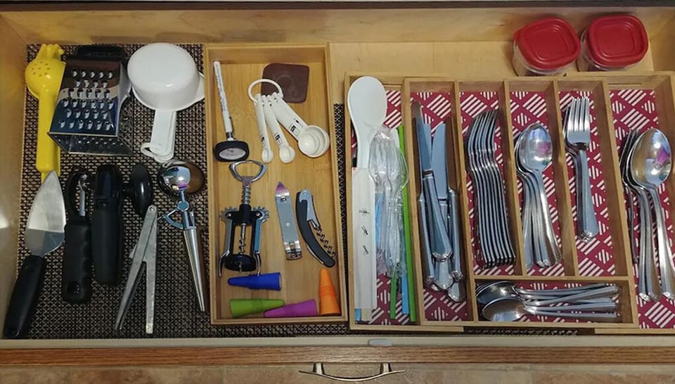 A fully stocked kitchen will meet all of your chef & sous chef needs.