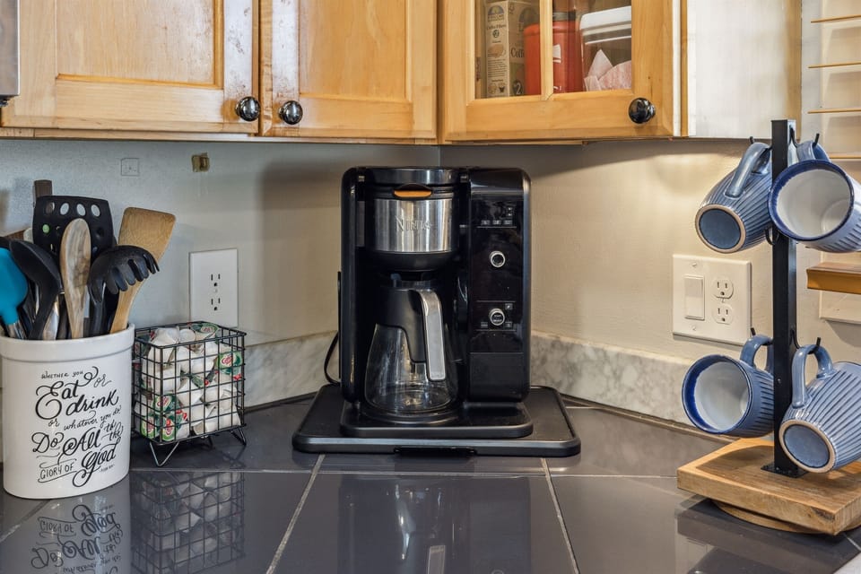 NINJA COFFEE AND TEA.
