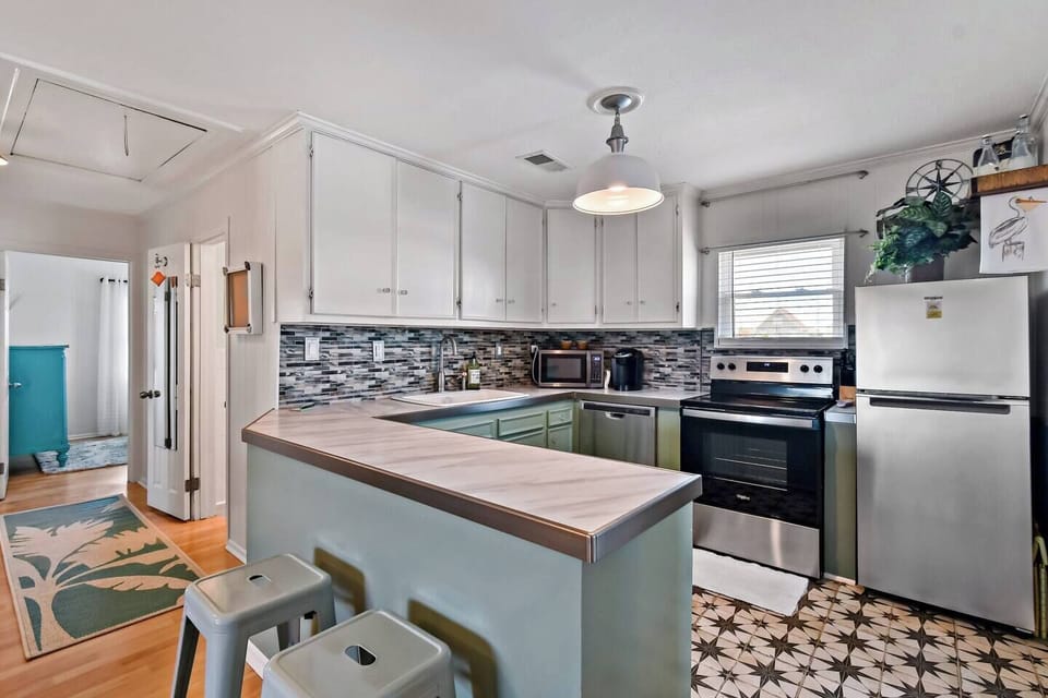 Large fully equipped kitchen to include a Microwave and Keurig with K cups.