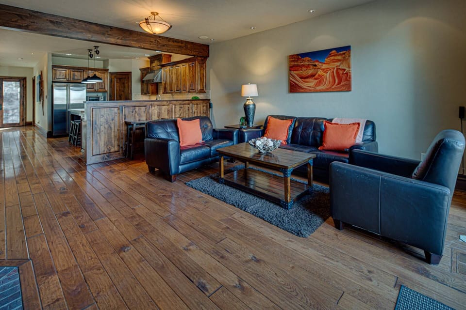 "Great place! Super nice townhome, great location close to Old Mill and Hayden Homes. had everything we needed." - Lisa