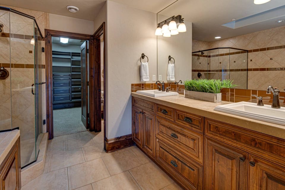 With 3 full bathrooms everyone has ample privacy.