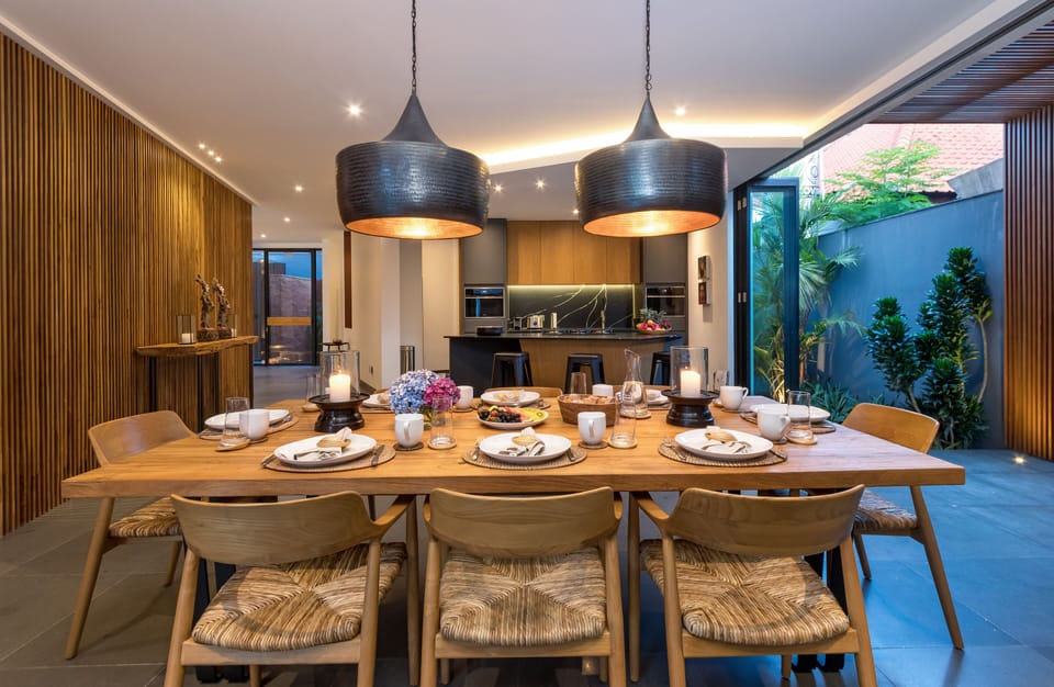 Exclusive Villa, 4 Bedrooms | In-room dining