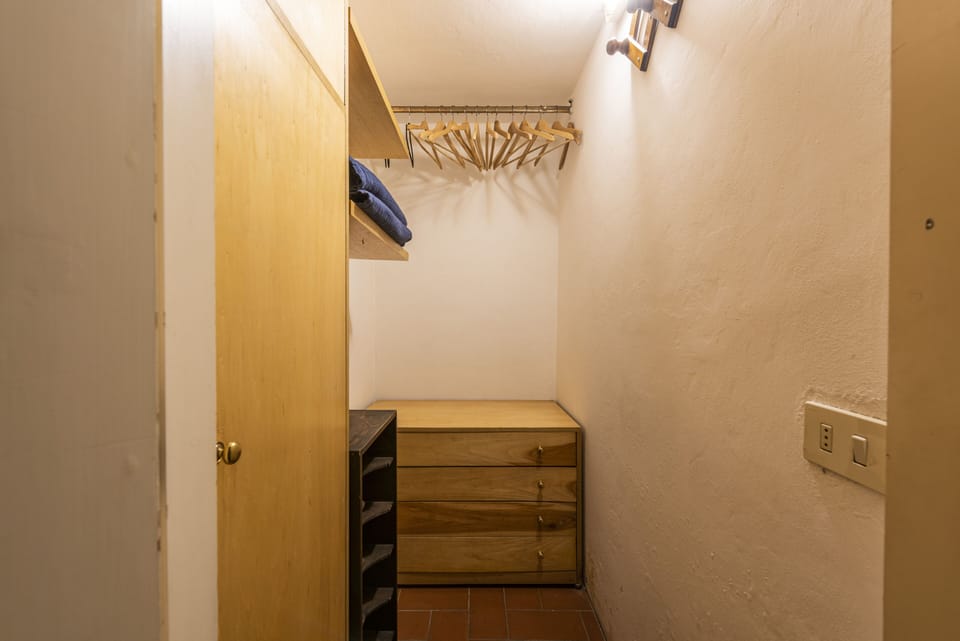Comfort Studio | Wardrobe