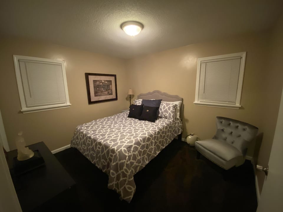 Queen bedroom upstairs 