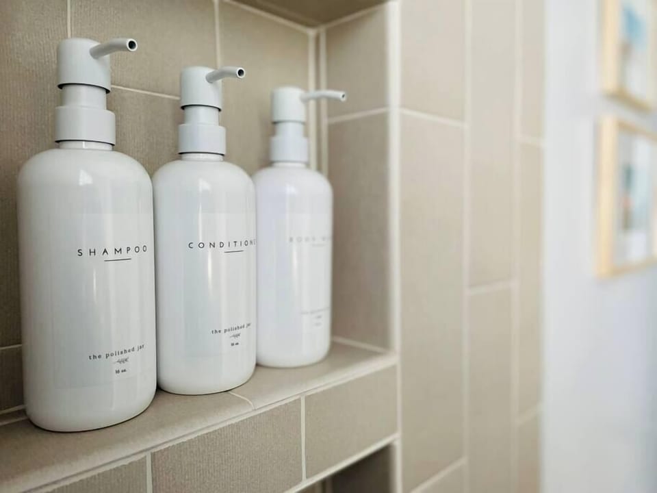 Complimentary bathroom essentials 