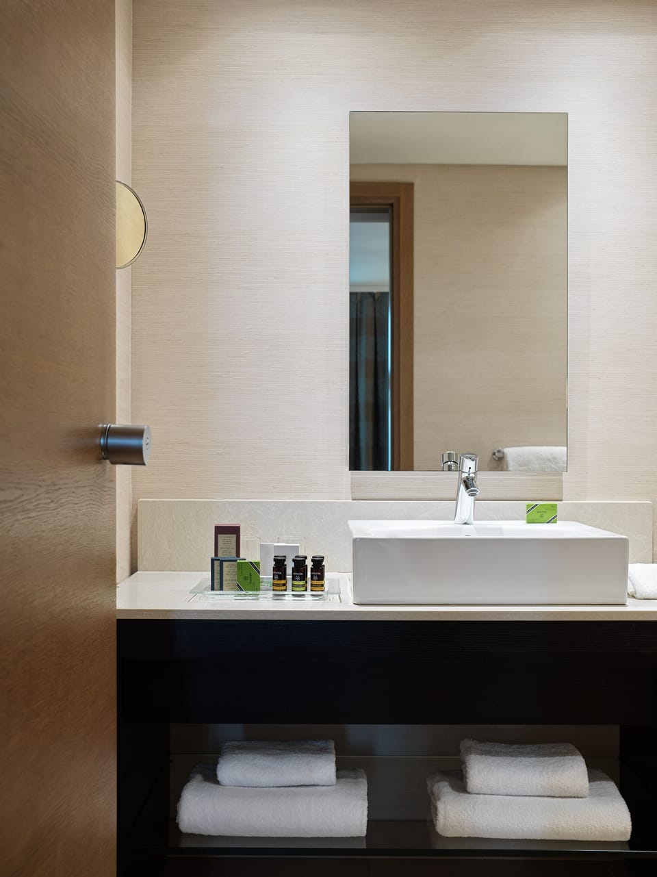 Bathroom sink