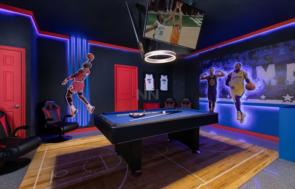Enjoy this hall of games to try your luck or show your basketball skills!