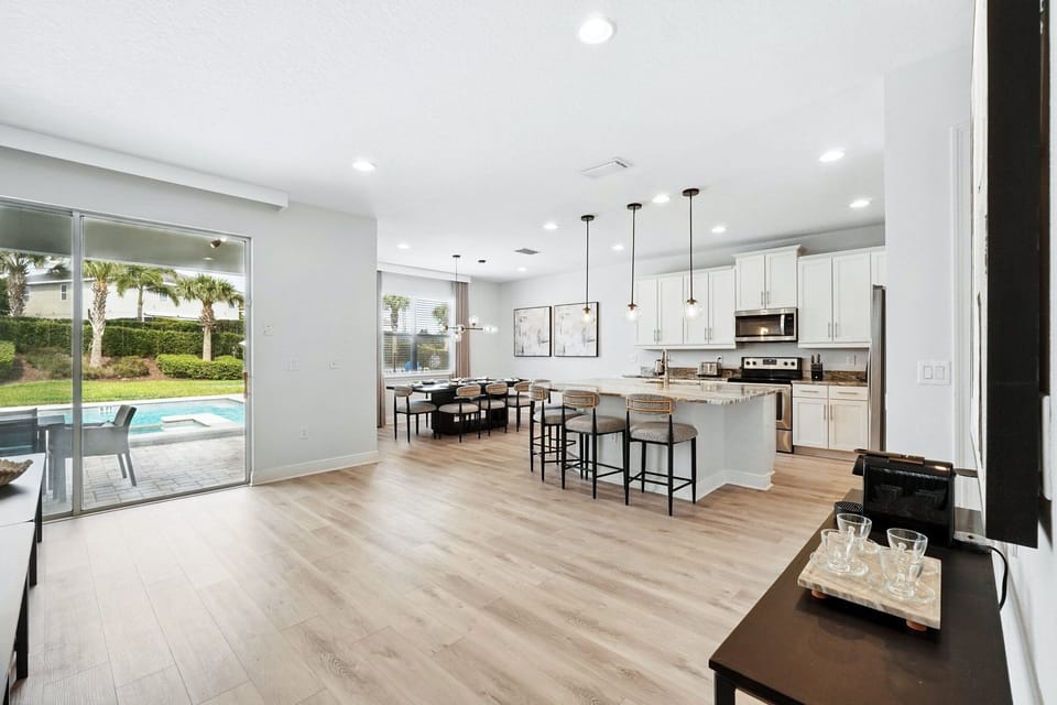 7673FairfaxDr_11