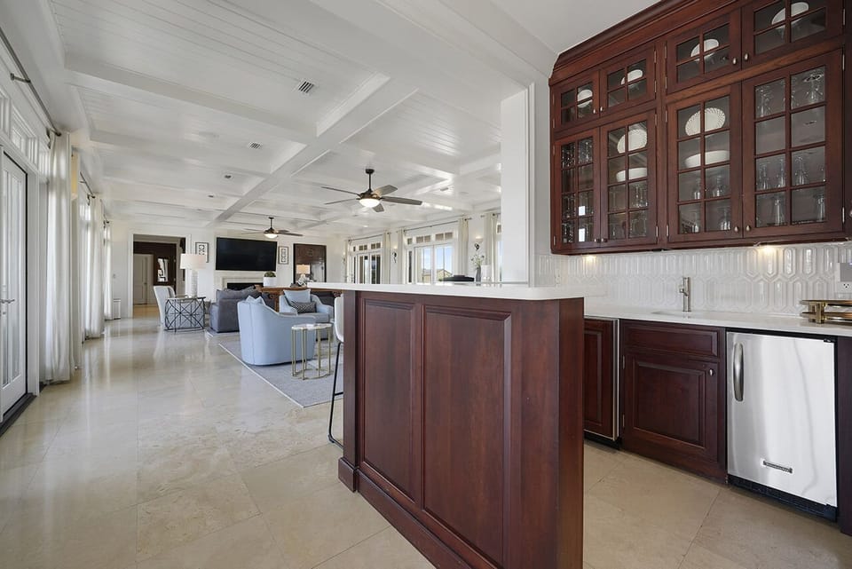 Villa Blanco - Holiday Isle - Bar & Kitchenette