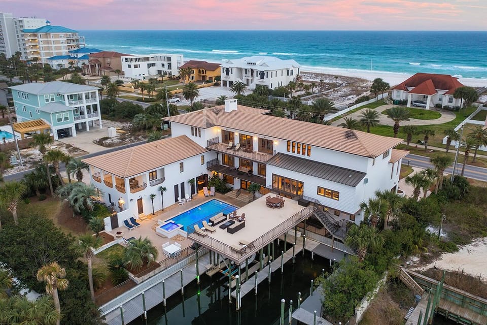 Villa Blanco - Holiday Isle - Back Exterior