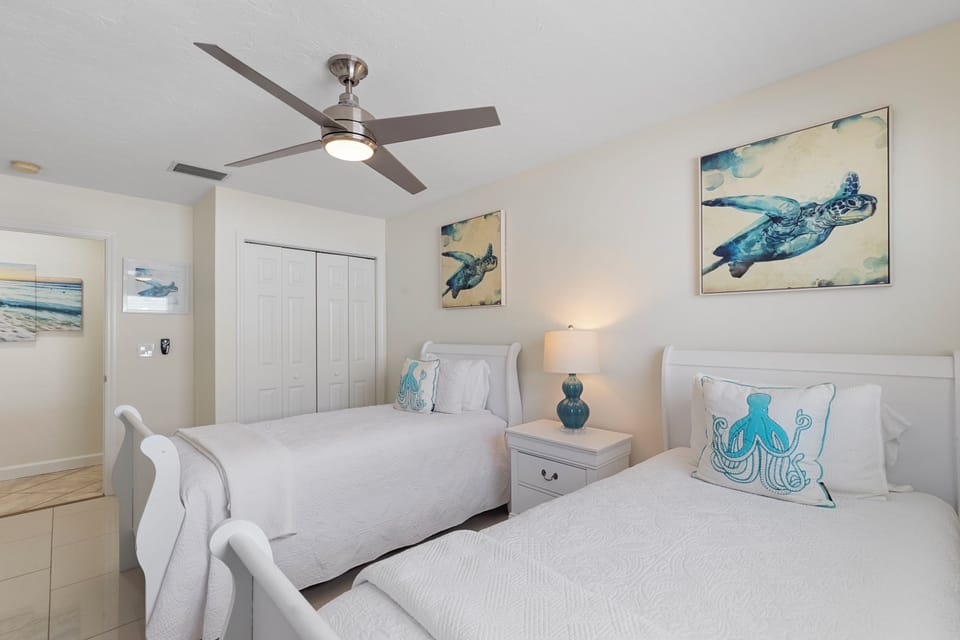 Another bright, breezy twin room offering flexible sleeping arrangements