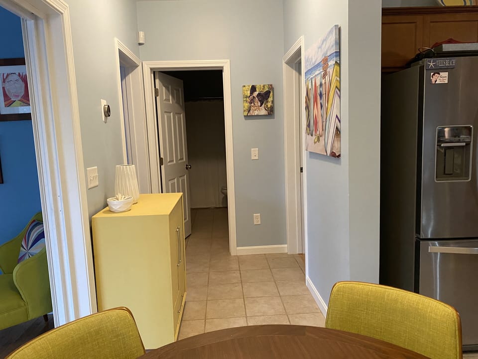 Hallway to bedrooms 