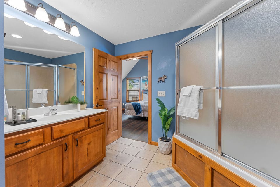 All 4 large baths--- All have jetted tubs and showers