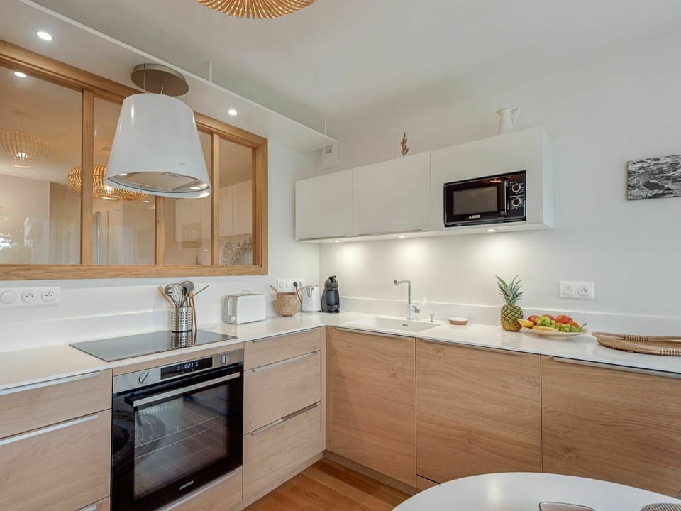 Countertop, Cabinetry, Tap, Property, Sink, White, Kitchen, Picture Frame, Wood, Interior Design