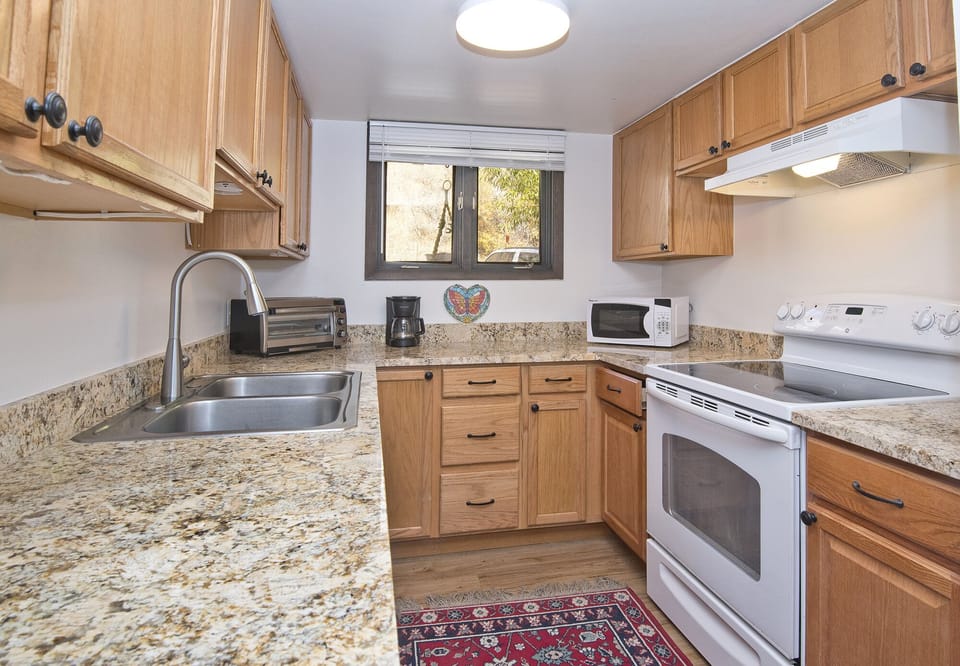 Townhome | Private kitchen | Highchair