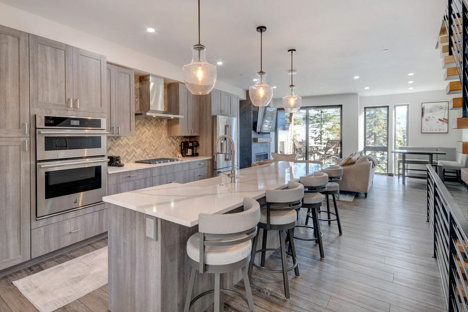 Luxurious Kitchen Area