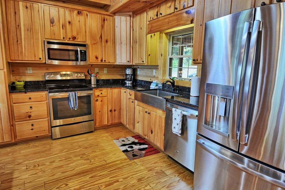 Kitchen with Stainless Steel Appliances & Granite