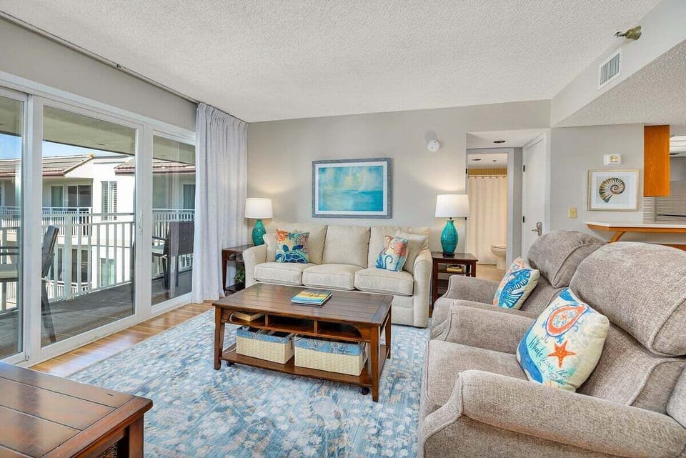 Beach Club 417 - Living Area with Balcony Access