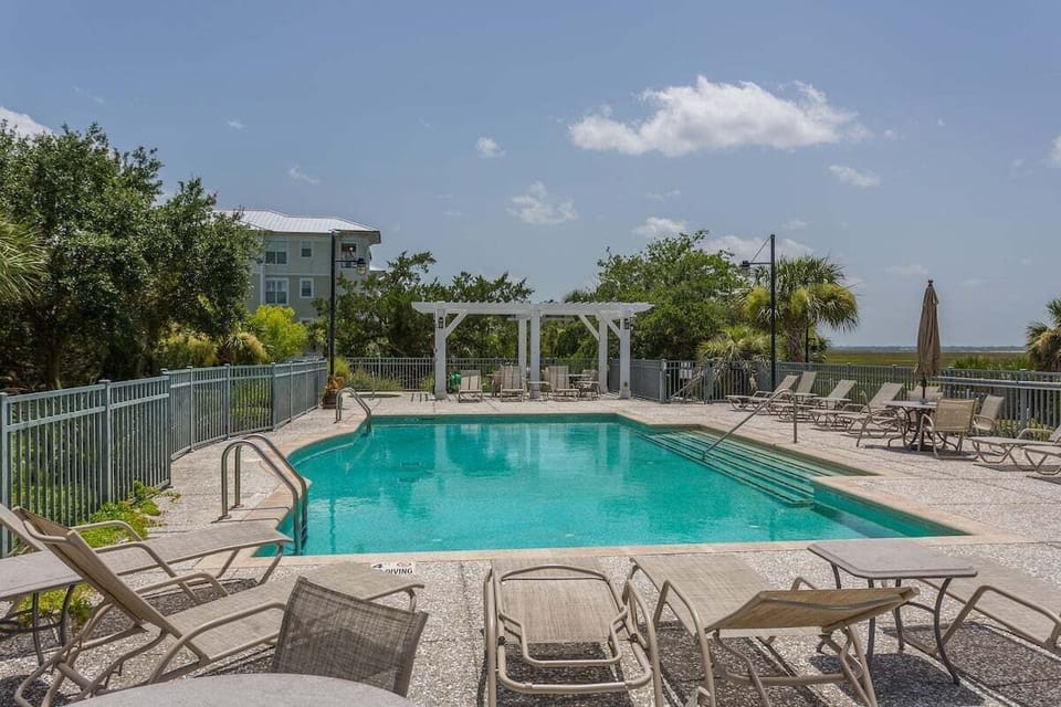 Waterfront Pool 2