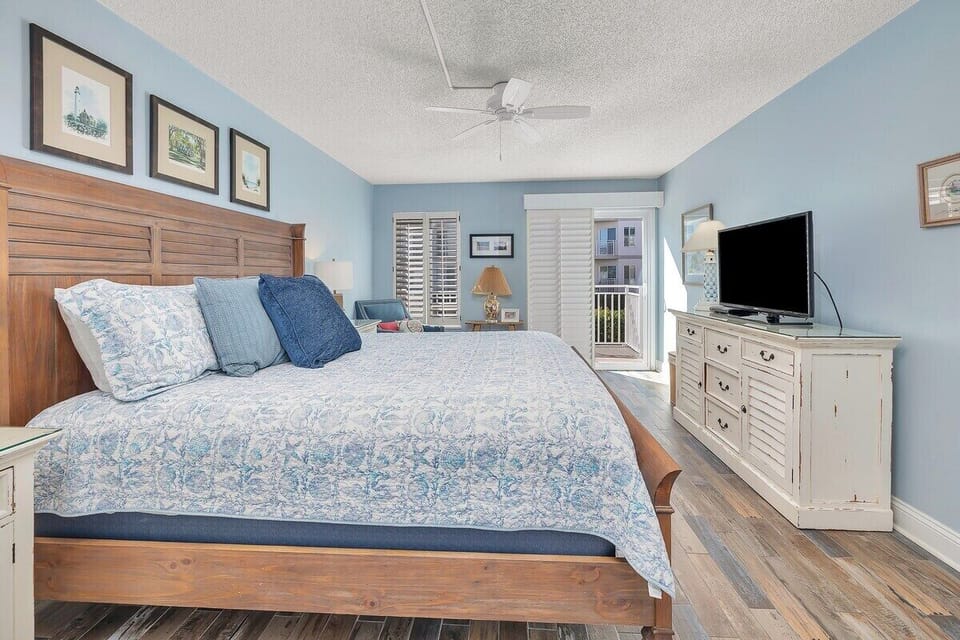 Beach Club 115 - Primary Bedroom with Private Balcony Access