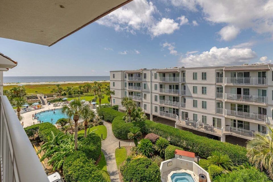 Beach Club 413 - Balcony View