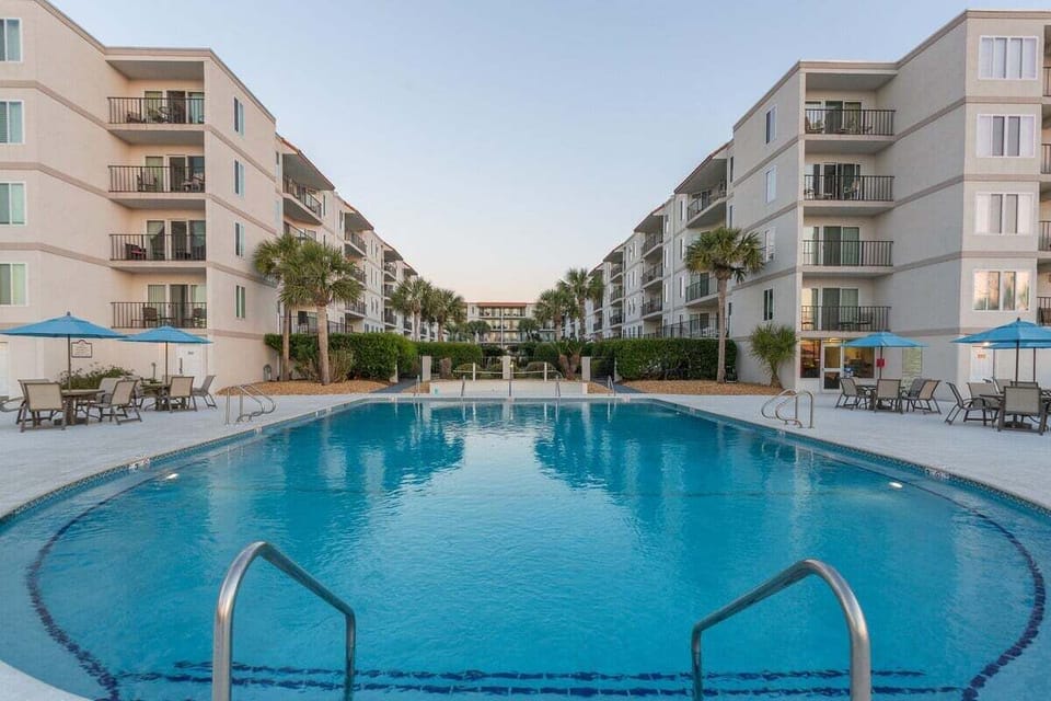 Beach Club Pool