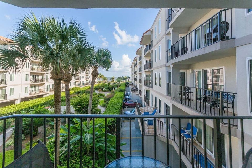 Beach Club 221 - Private Balcony