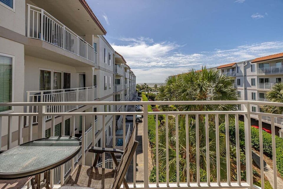 Beach Club 318 - Private Balcony