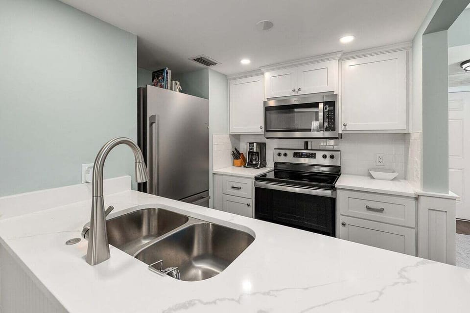 Shipwatch 102 - Kitchen with sink and appliances