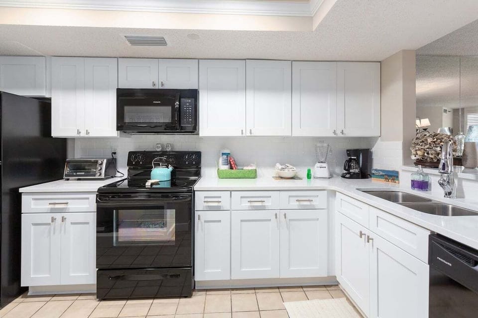 North Breakers 402 - Fully equipped kitchen