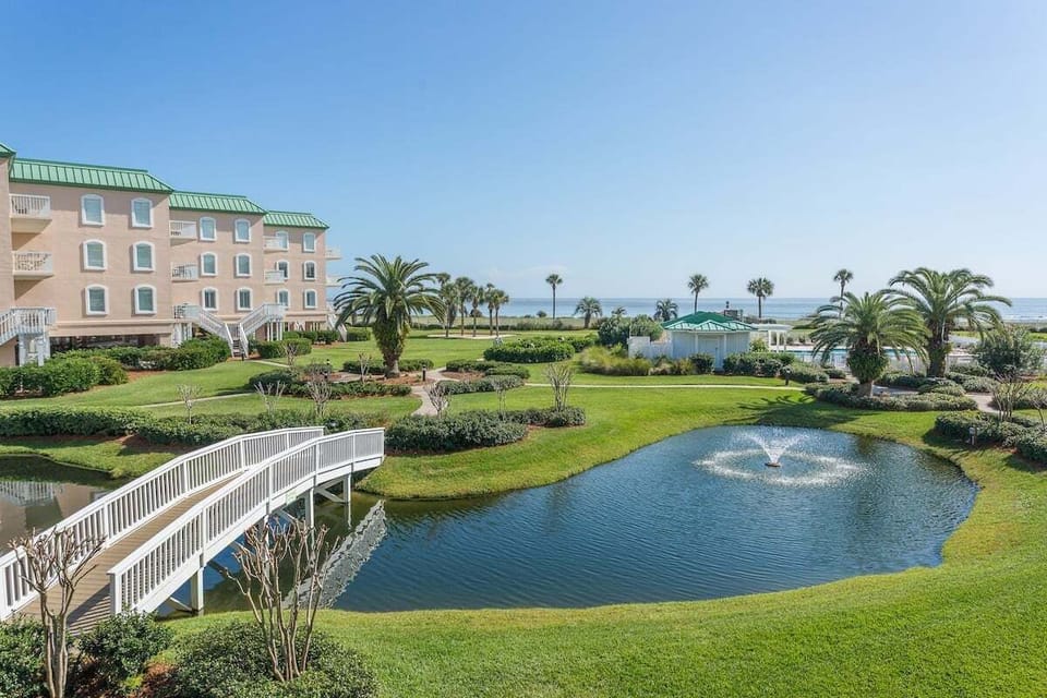 Saint Simons Grand 115 - Private Balcony