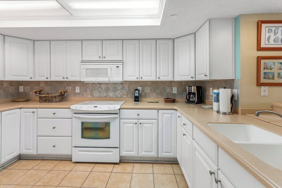 North Breakers 412 - Kitchen