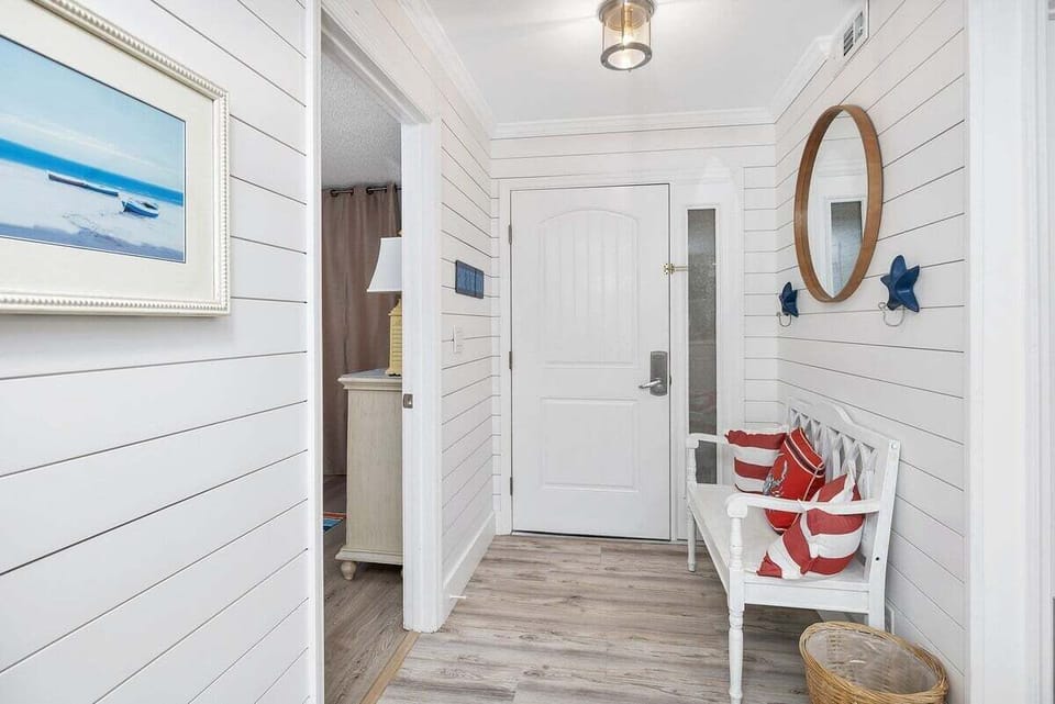 North Breakers 200 - Custom Shiplap Foyer