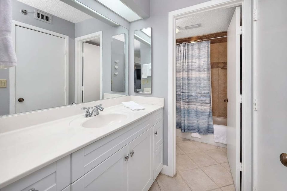 North Breakers 200 - Primary Bathroom with tub shower combo.