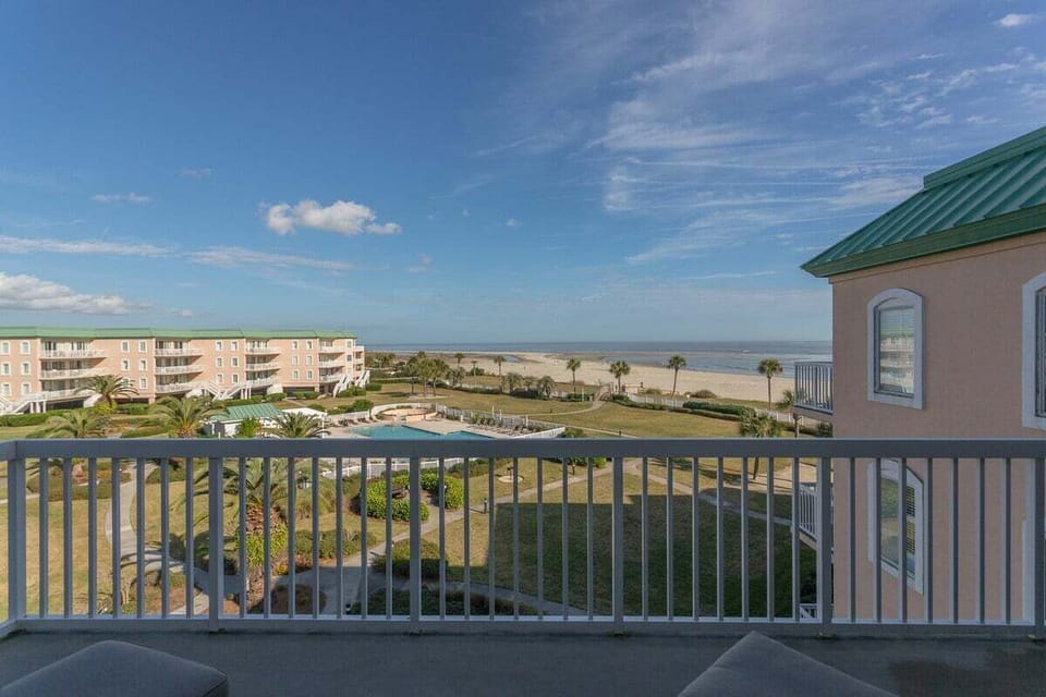 Saint Simons Grand 304 - Private Balcony