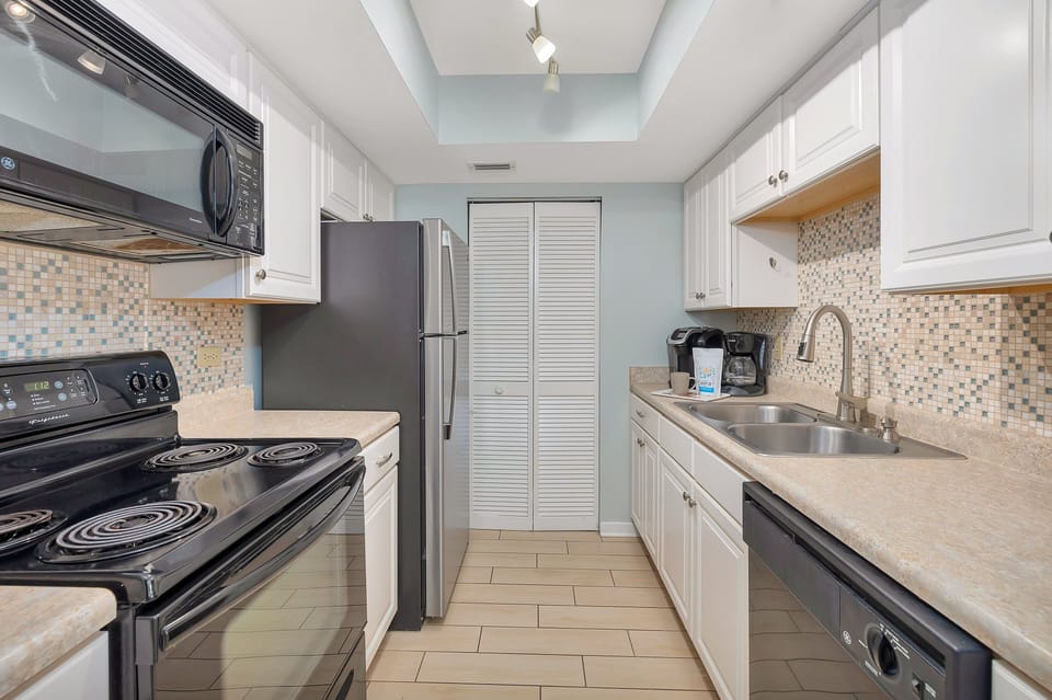 Beach Club 233 - Galley Style Kitchen