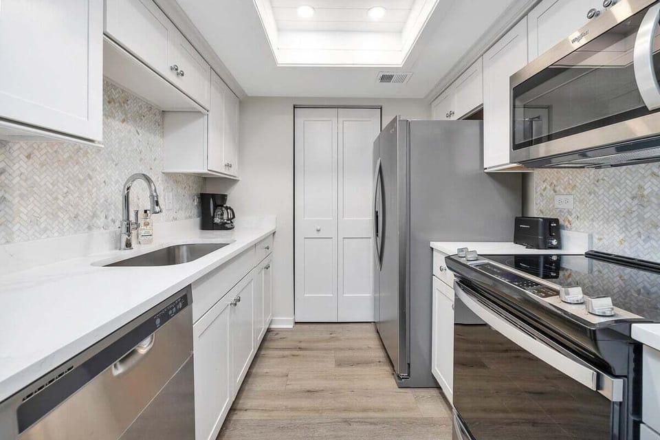 Beach Club 404 - Stunning Kitchen
