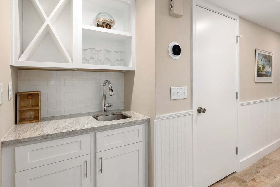 North Breakers 302 - Butler's Pantry