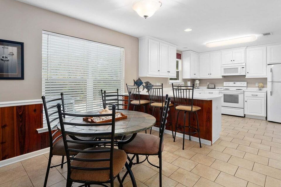 412 Union Street - Dining Space