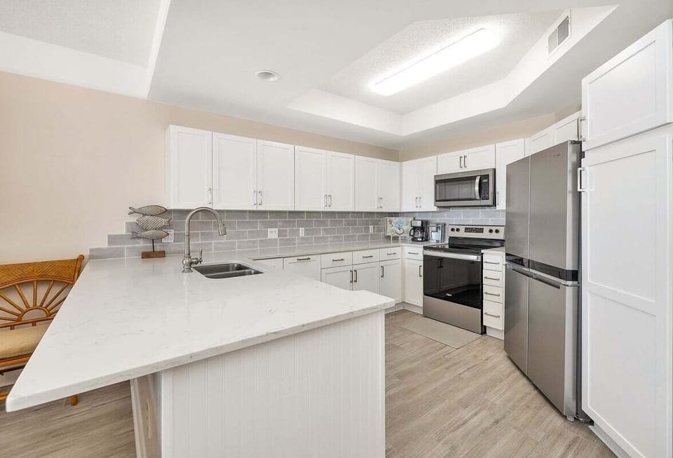 Saint Simons Grand 120 - Kitchen